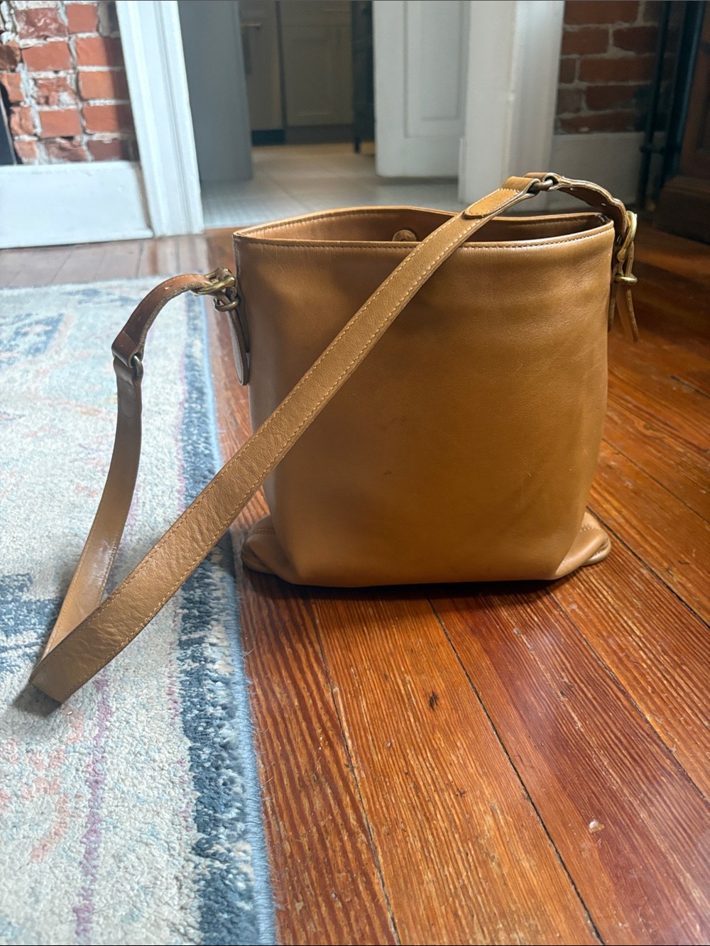 Vintage Coach Tan Leather Shoulder Bag No. 180-9806 Camel Brown Brass Hardware